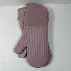 Our Place Magnetic Oven Mitts Purple Silicone